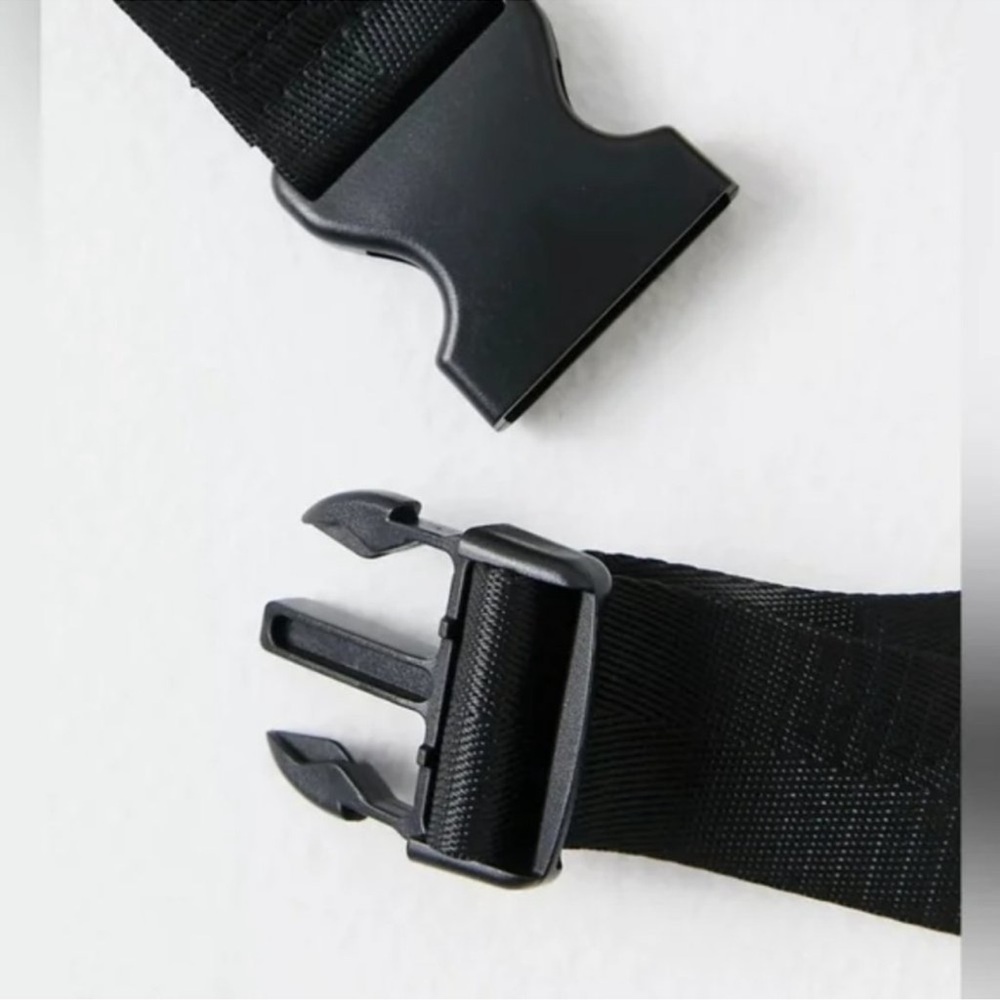 Free People Fp Movement Slim Fold Runner Bag - image 5